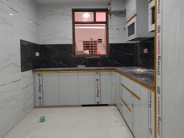 4 BHK Apartment in Sultanpur for resale New Delhi. The reference number is 18620080