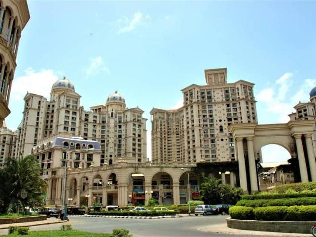4 BHK Apartment in Powai for resale Mumbai. The reference number is 20563043