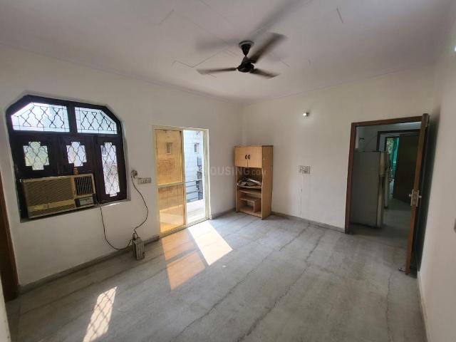 4 BHK Apartment in Patel Nagar for resale New Delhi. The reference number is 21156448