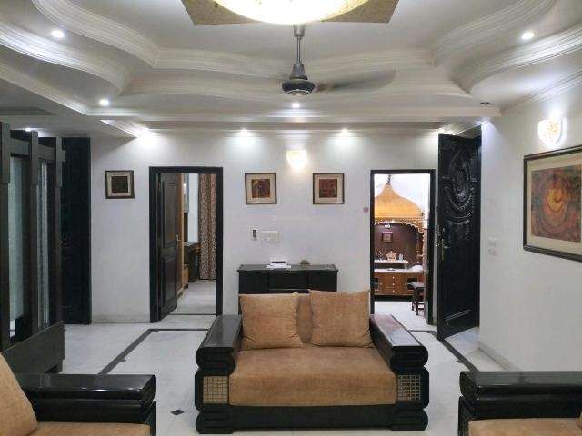 4 BHK Apartment in Patparganj for rent New Delhi. The reference number is 20383985