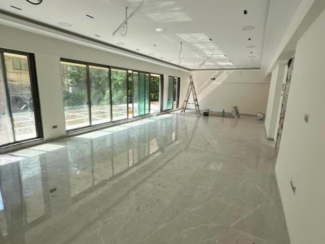 4 BHK Apartment in Pali Hill for rent Mumbai. The reference number is 21171126