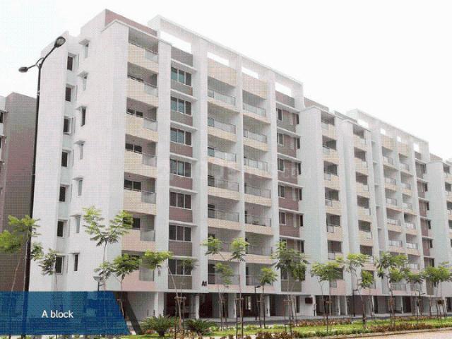 4 BHK Apartment in Pallikaranai for resale Chennai. The reference number is 21154165
