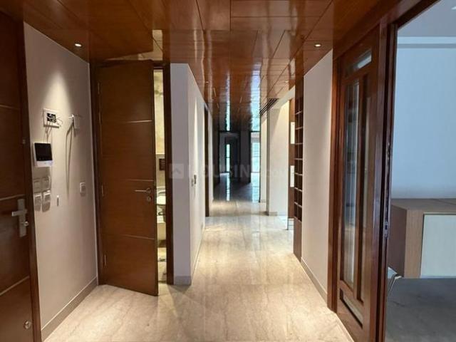 4 BHK Apartment in Panchsheel Park for rent New Delhi. The reference number is 20136951