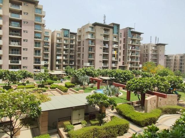 4 BHK Apartment in Pandav Nagar for rent New Delhi. The reference number is 21272704