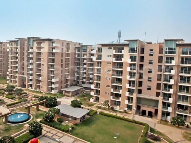 4 BHK Apartment in Pandav Nagar for resale New Delhi. The reference number is 15514642