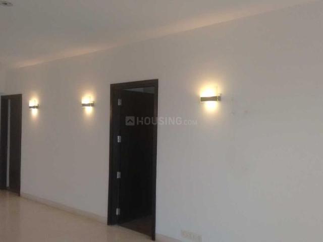 4 BHK Apartment in Pandav Nagar for resale New Delhi. The reference number is 21273456