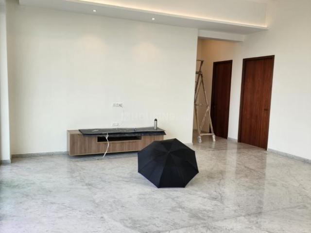 4 BHK Apartment in Parel for rent Mumbai. The reference number is 21129386