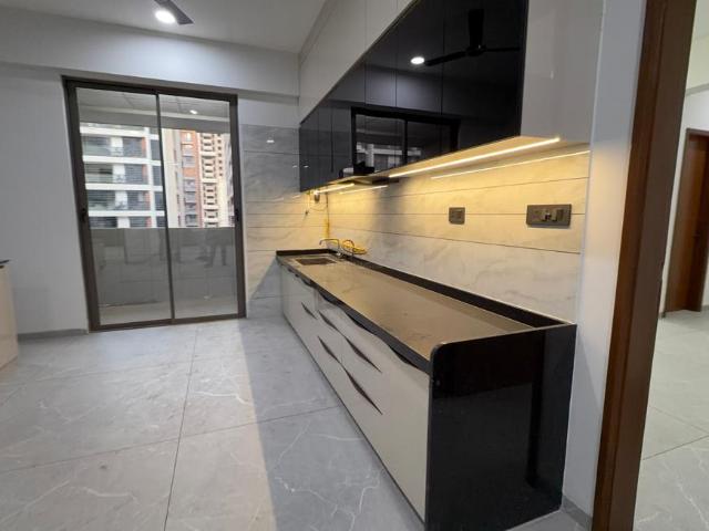 4 BHK Apartment in PDPU Road for rent Gandhinagar. The reference number is 19842623