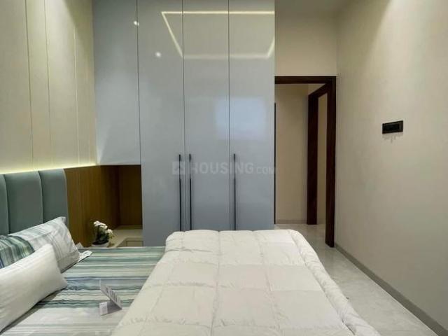 4 BHK Apartment in Phase 2 for resale Noida. The reference number is 20789540