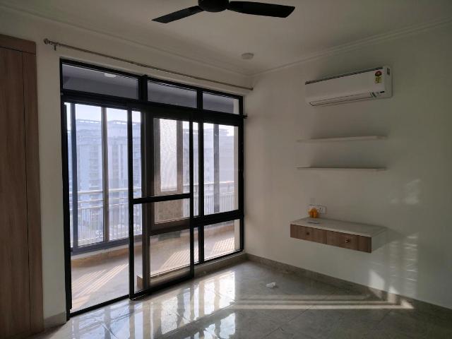 4 BHK Apartment in Phi II for rent Greater Noida. The reference number is 20400308