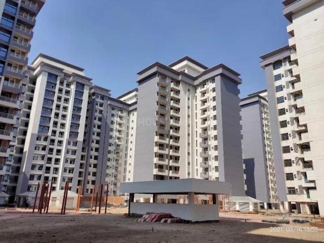 4 BHK Apartment in Phi II for rent Greater Noida. The reference number is 20194418