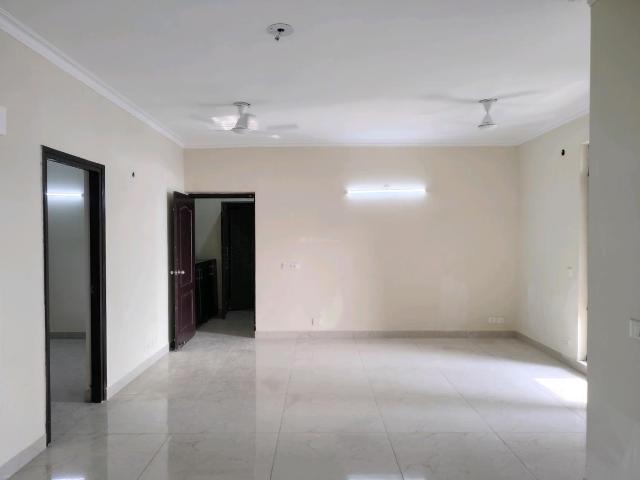 4 BHK Apartment in Phi II for rent Greater Noida. The reference number is 21115641