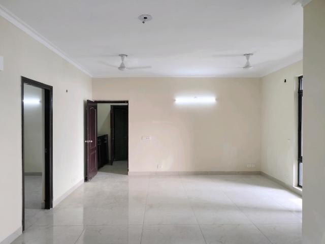 4 BHK Apartment in Phi II for rent Greater Noida. The reference number is 21116070