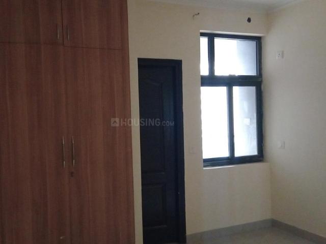 4 BHK Apartment in Phi II for resale Greater Noida. The reference number is 20356571