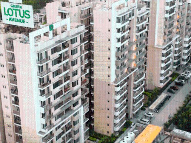 4 BHK Apartment in PR7 Airport Road for resale Zirakpur. The reference number is 21099073