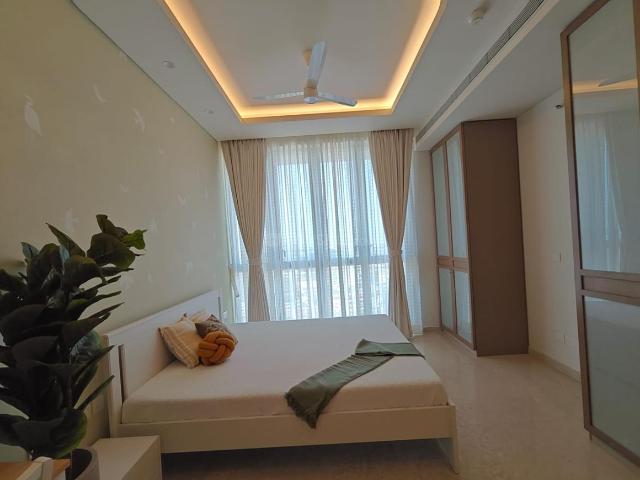 4 BHK Apartment in Prabhadevi for rent Mumbai. The reference number is 19490266