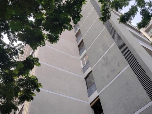 4 BHK Apartment in Prahlad Nagar for rent Ahmedabad. The reference number is 12412856