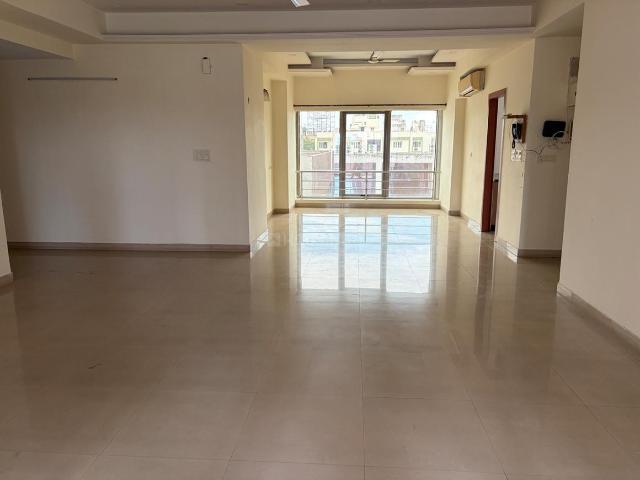 4 BHK Apartment in Prince Anwar Shah Connector for rent Kolkata. The reference number is 20624627