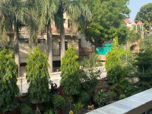 4 BHK Apartment in Punjabi Bagh for resale New Delhi. The reference number is 7427923