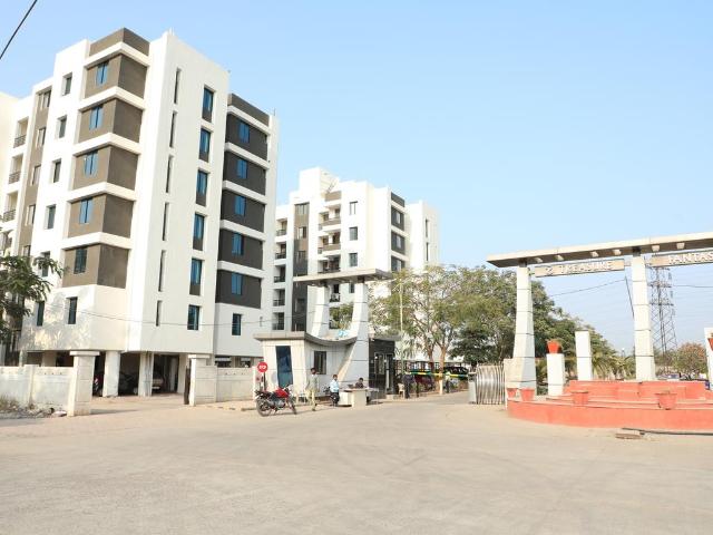 4 BHK Apartment in Rau for resale Indore. The reference number is 21356389