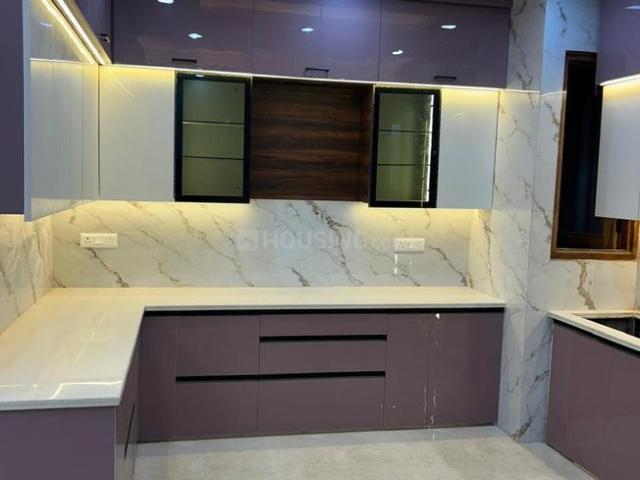4 BHK Apartment in Rajendra Nagar for resale Ghaziabad. The reference number is 20724044