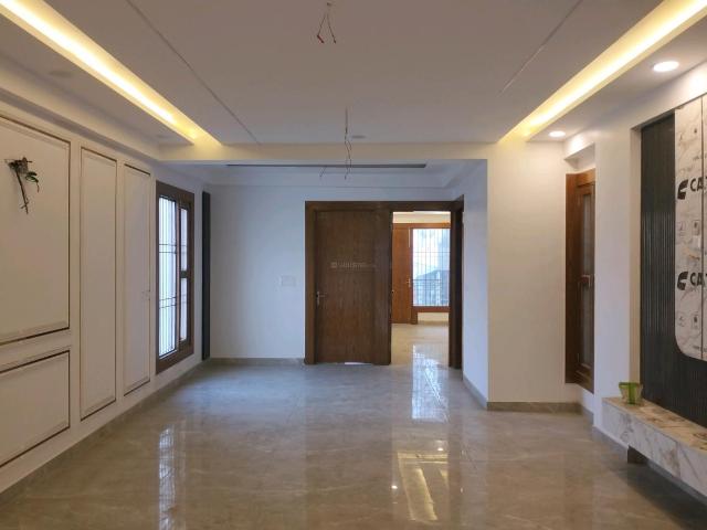 4 BHK Apartment in Rajendra Nagar for resale Ghaziabad. The reference number is 20751760
