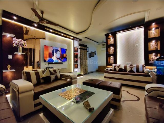 4 BHK Apartment in Rajendra Nagar for resale Ghaziabad. The reference number is 20303339
