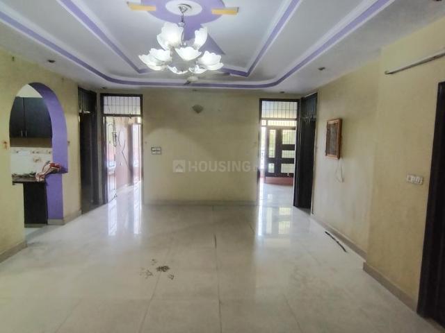 4 BHK Apartment in Rajendra Nagar for resale Ghaziabad. The reference number is 21162439