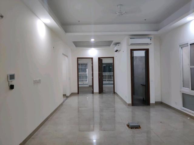 4 BHK Apartment in Wave City for rent Ghaziabad. The reference number is 18496147
