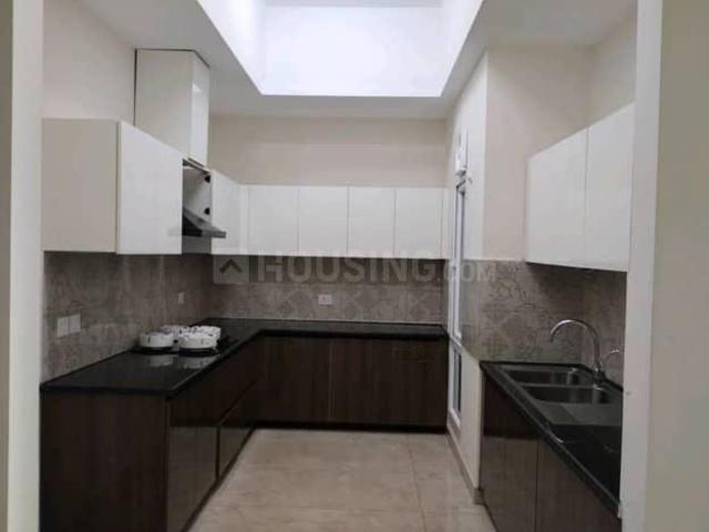 4 BHK Apartment in Wave City for rent Ghaziabad. The reference number is 20650370
