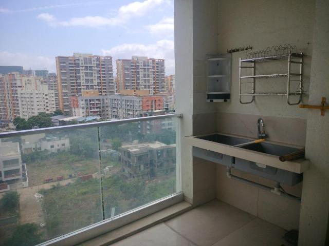 4 BHK Apartment in Wakad for rent Pune. The reference number is 18275711