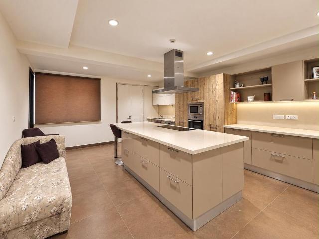 4 BHK Apartment in Whitefield for rent Bengaluru. The reference number is 21143788
