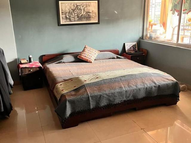 4 BHK Apartment in Tollygunge for resale Kolkata. The reference number is 21189774