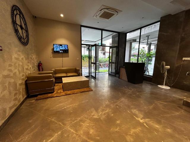 4 BHK Apartment in Taltala for resale Kolkata. The reference number is 20847553