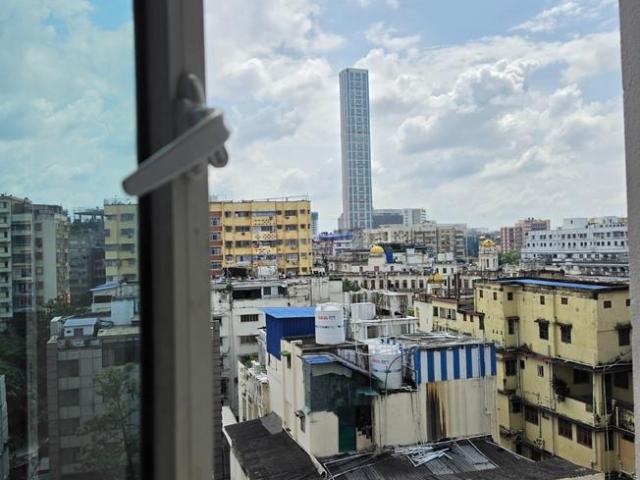 4 BHK Apartment in Taltala for resale Kolkata. The reference number is 21118733