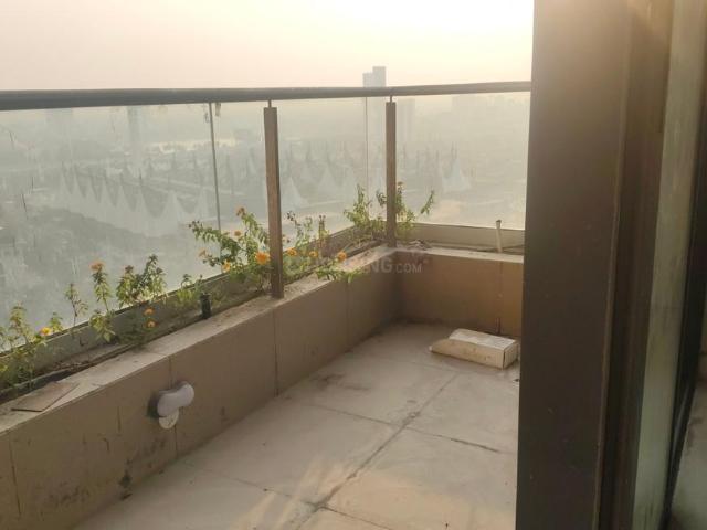 4 BHK Apartment in Tangra for rent Kolkata. The reference number is 18597722