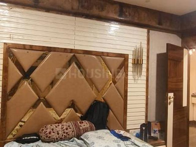 4 BHK Apartment in Tangra for rent Kolkata. The reference number is 20521362