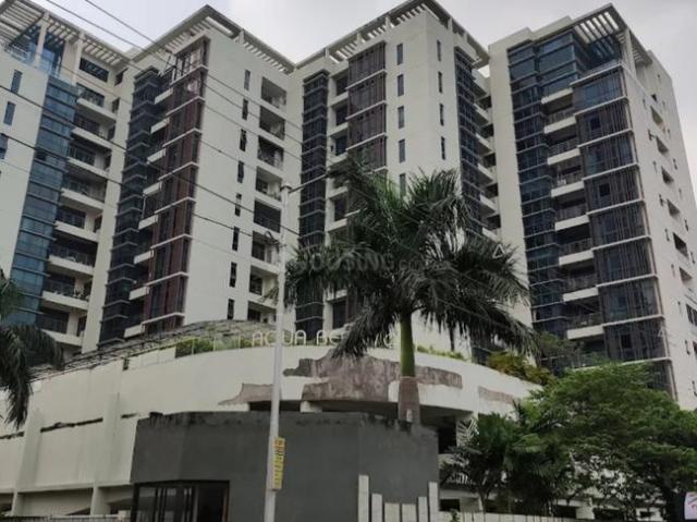 4 BHK Apartment in Tangra for rent Kolkata. The reference number is 20877648