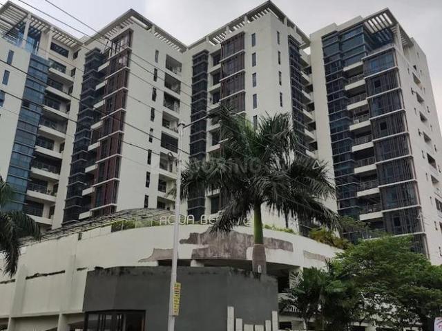 4 BHK Apartment in Tangra for rent Kolkata. The reference number is 20895929
