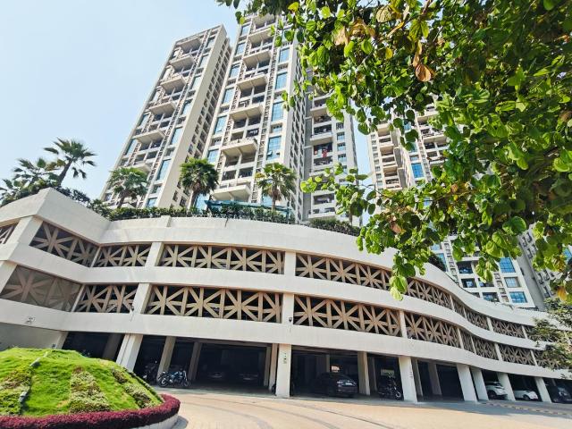 4 BHK Apartment in Tangra for rent Kolkata. The reference number is 20072809