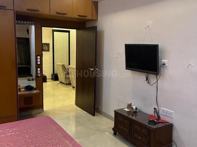 4 BHK Apartment in Tangra for rent Kolkata. The reference number is 21195339