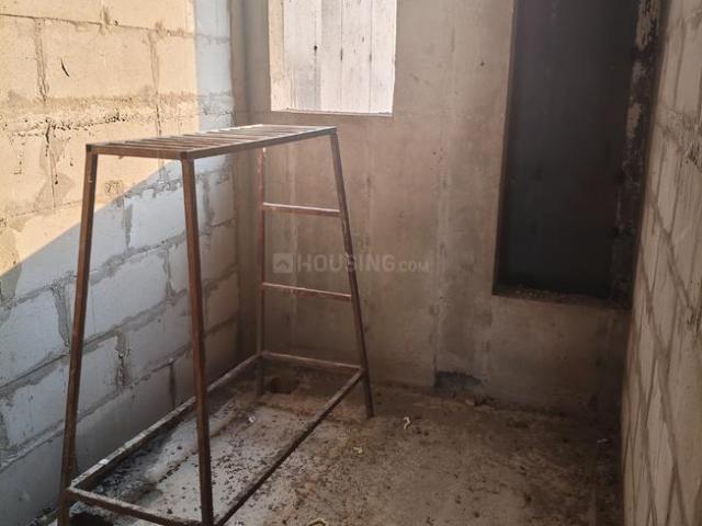 4 BHK Apartment in Tangra for resale Kolkata. The reference number is 20214983
