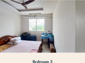 4 BHK Apartment in Tangra for resale Kolkata. The reference number is 20548435