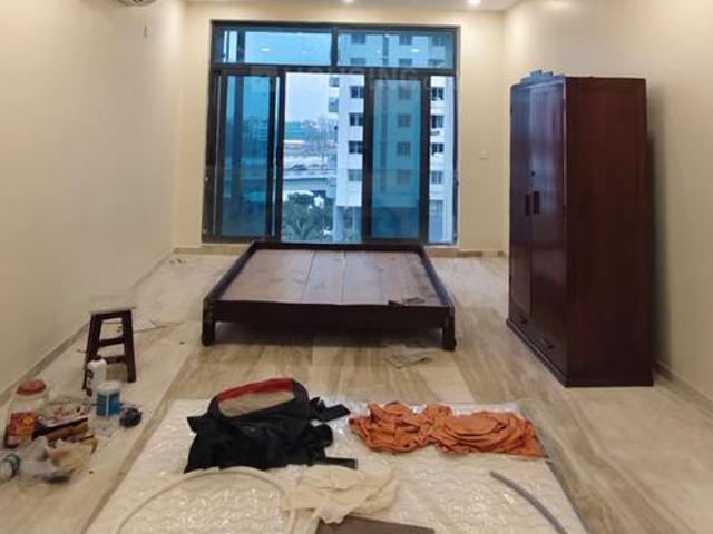 4 BHK Apartment in Tangra for resale Kolkata. The reference number is 21052719