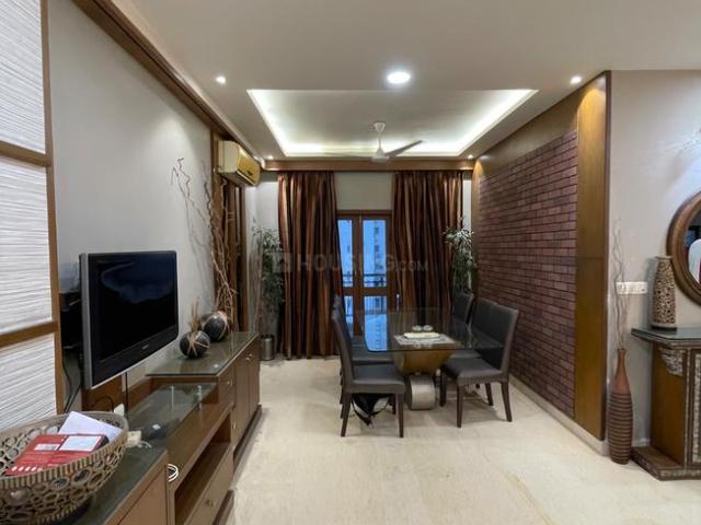 4 BHK Apartment in Tangra for resale Kolkata. The reference number is 21067510