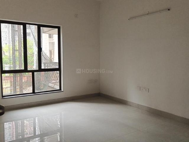 4 BHK Apartment in Tangra for resale Kolkata. The reference number is 21014446