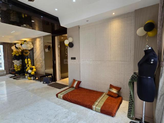 4 BHK Apartment in Tangra for resale Kolkata. The reference number is 21211701