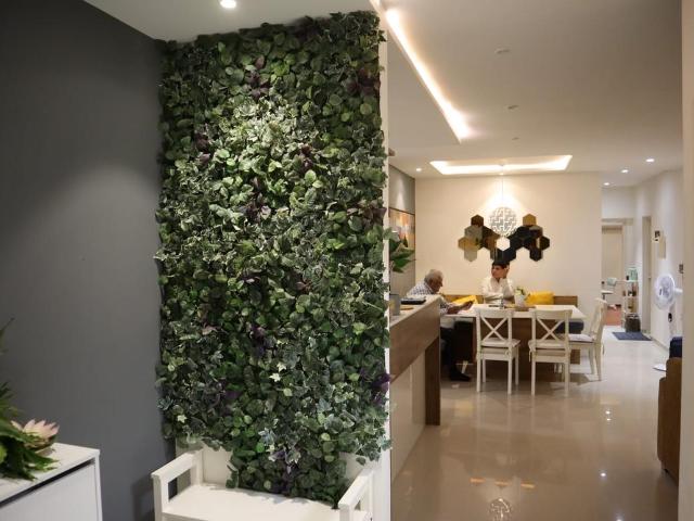 4 BHK Apartment in Thaltej for rent Ahmedabad. The reference number is 10067738