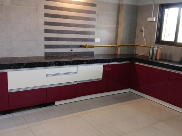4 BHK Apartment in Thaltej for rent Ahmedabad. The reference number is 19922147