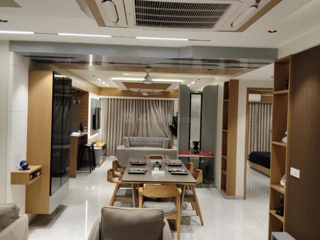 4 BHK Apartment in Thaltej for rent Ahmedabad. The reference number is 19238792